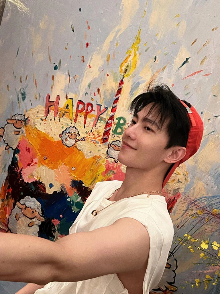 杨洋33岁生日庆祝：感恩粉丝的爱的表达 | 360onetravel.com | 旅游和娱乐出版品
