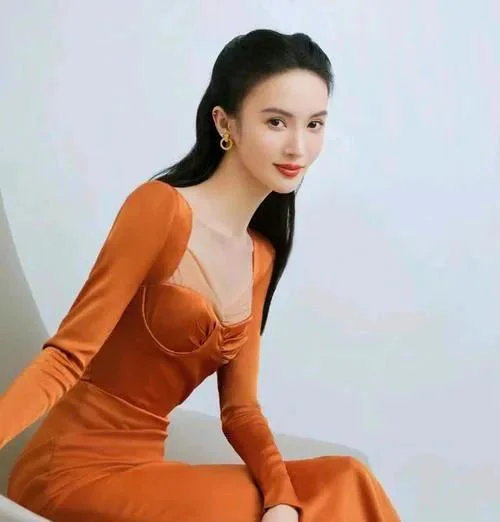 金晨《花少》风波：整容质疑与粉丝澄清 | 360onetravel.com | 旅游和娱乐出版品