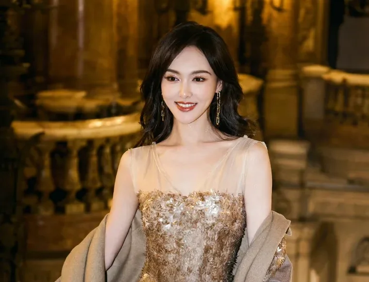 唐嫣的幸福生活与事业成就 | 360onetravel.com | 旅游和娱乐出版品