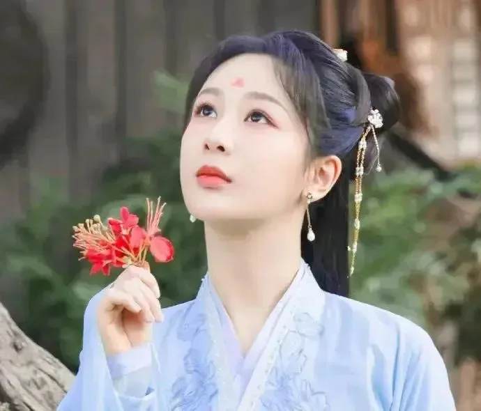 杨紫与偶像剧的崛起：古装剧的新荣光 | 360onetravel.com | 旅游和娱乐出版品
