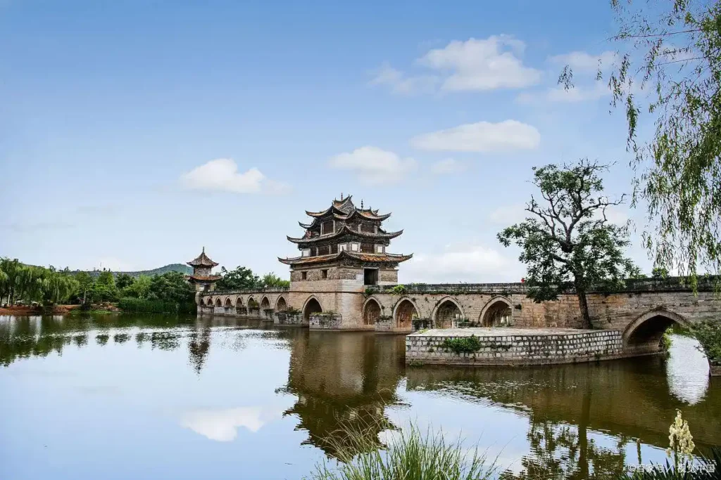 探索建水的古韵风情：不可错过的双龙桥 | 360onetravel.com | 旅游和娱乐出版品