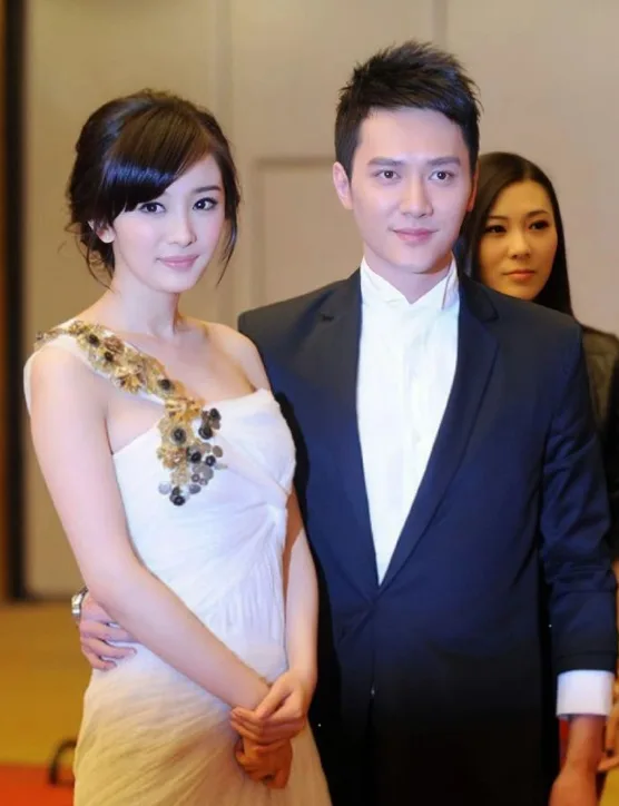 杨幂与冯绍峰的旧事：合作与关系的演变 | 360onetravel.com | 旅游和娱乐出版品