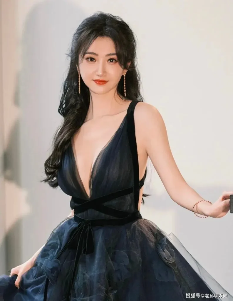 景甜：在优雅中绽放的魅力 | 360onetravel.com | 旅游和娱乐出版品
