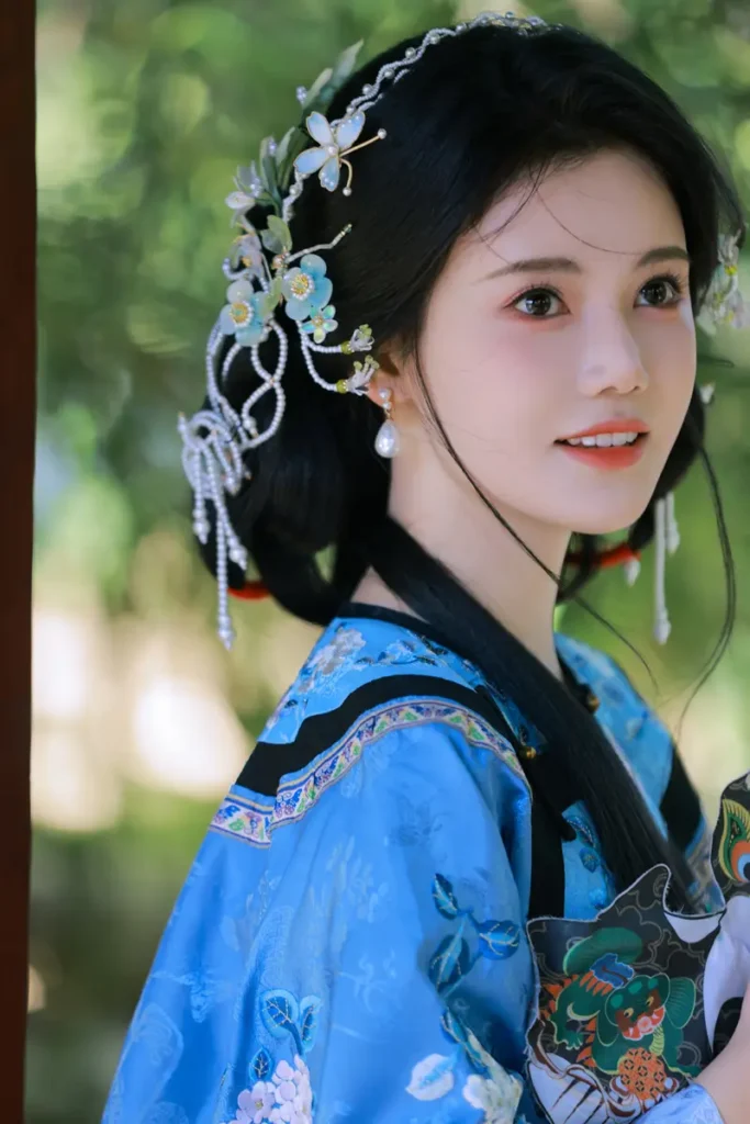孙珍妮化身古风美人，莞尔一笑明媚动人 | 360onetravel.com | 旅游和娱乐出版品