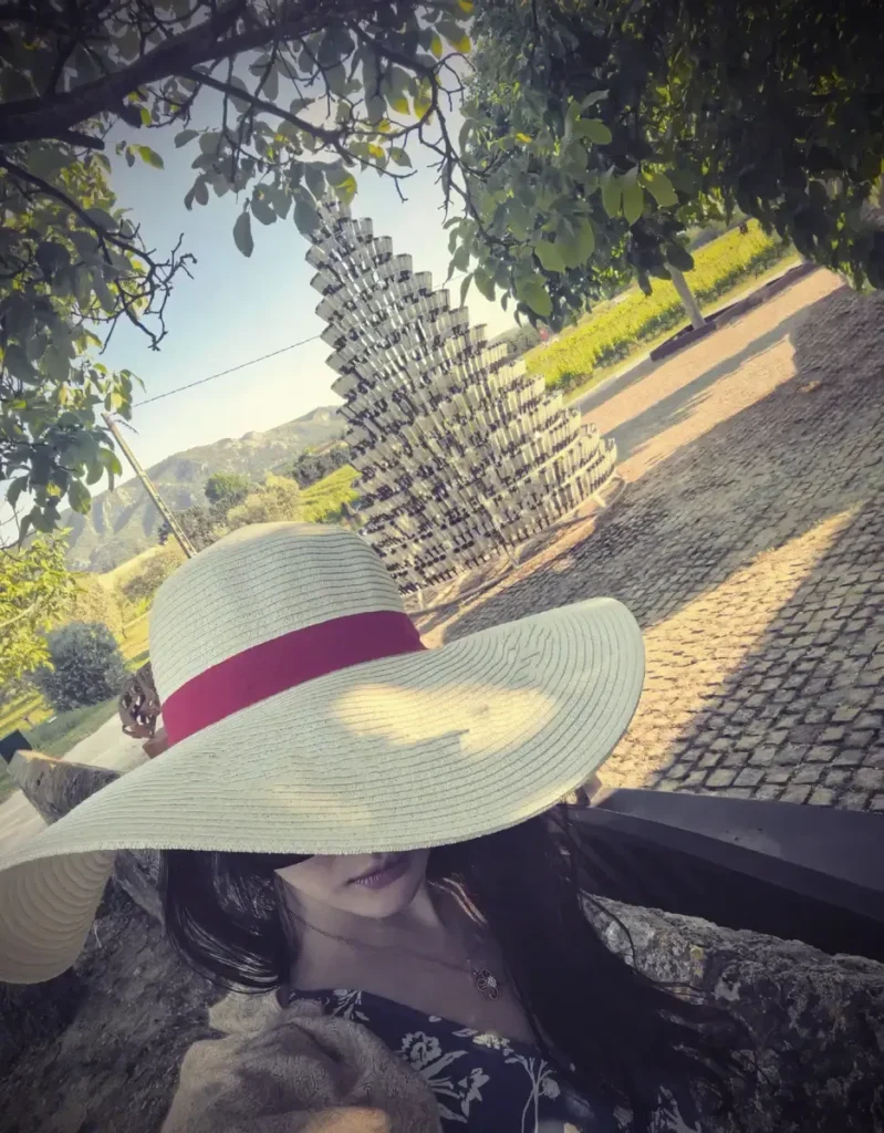 刘亦菲的旅游随记：蓝色碎花裙下的清新明媚 | 360onetravel.com | 旅游和娱乐出版品