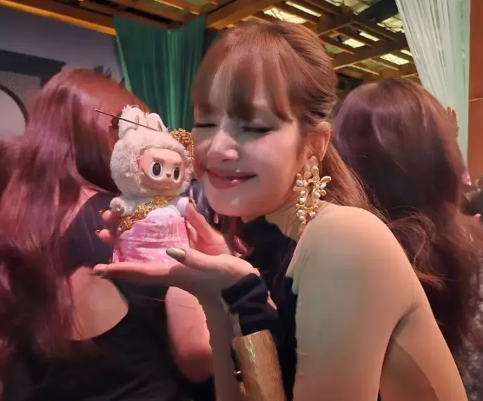 Lisa与Labubu的潮流风波背后的真相