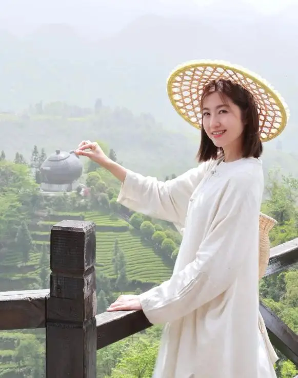 a1 | 360onetravel.com | 旅游和娱乐出版品 陈自瑶与养生之旅:探索恩施大峡谷的美与文化 | 360onetravel.com | 旅游和娱乐出版品