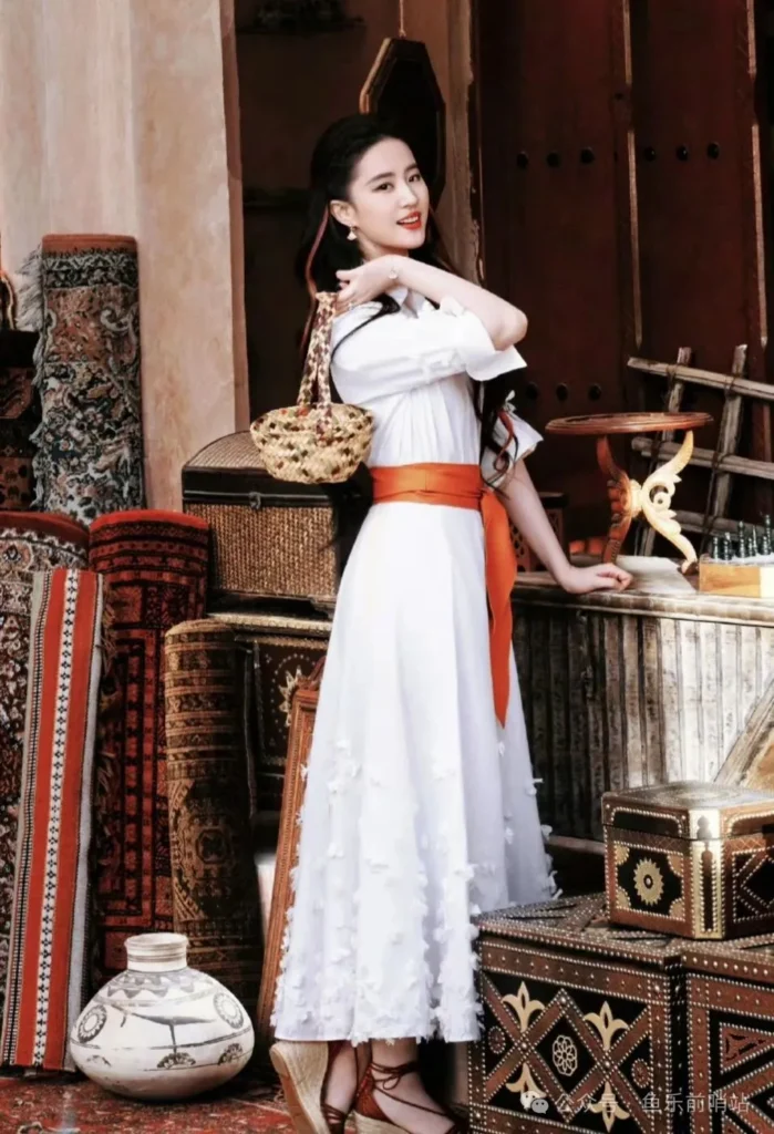 刘亦菲的阿布扎比之旅：夕阳与美食的完美融合 | 360onetravel.com | 旅游和娱乐出版品
