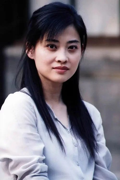 b3 | 360onetravel.com | 旅游和娱乐出版品 梅婷的传奇人生:从军旅生涯到银幕绽放 | 360onetravel.com | 旅游和娱乐出版品