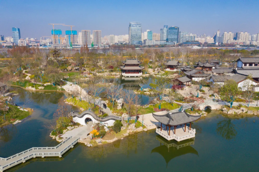 🌍 2025年出游新趋势：玩得开心，也要玩得安心！ | 360onetravel.com | 旅游和娱乐出版品