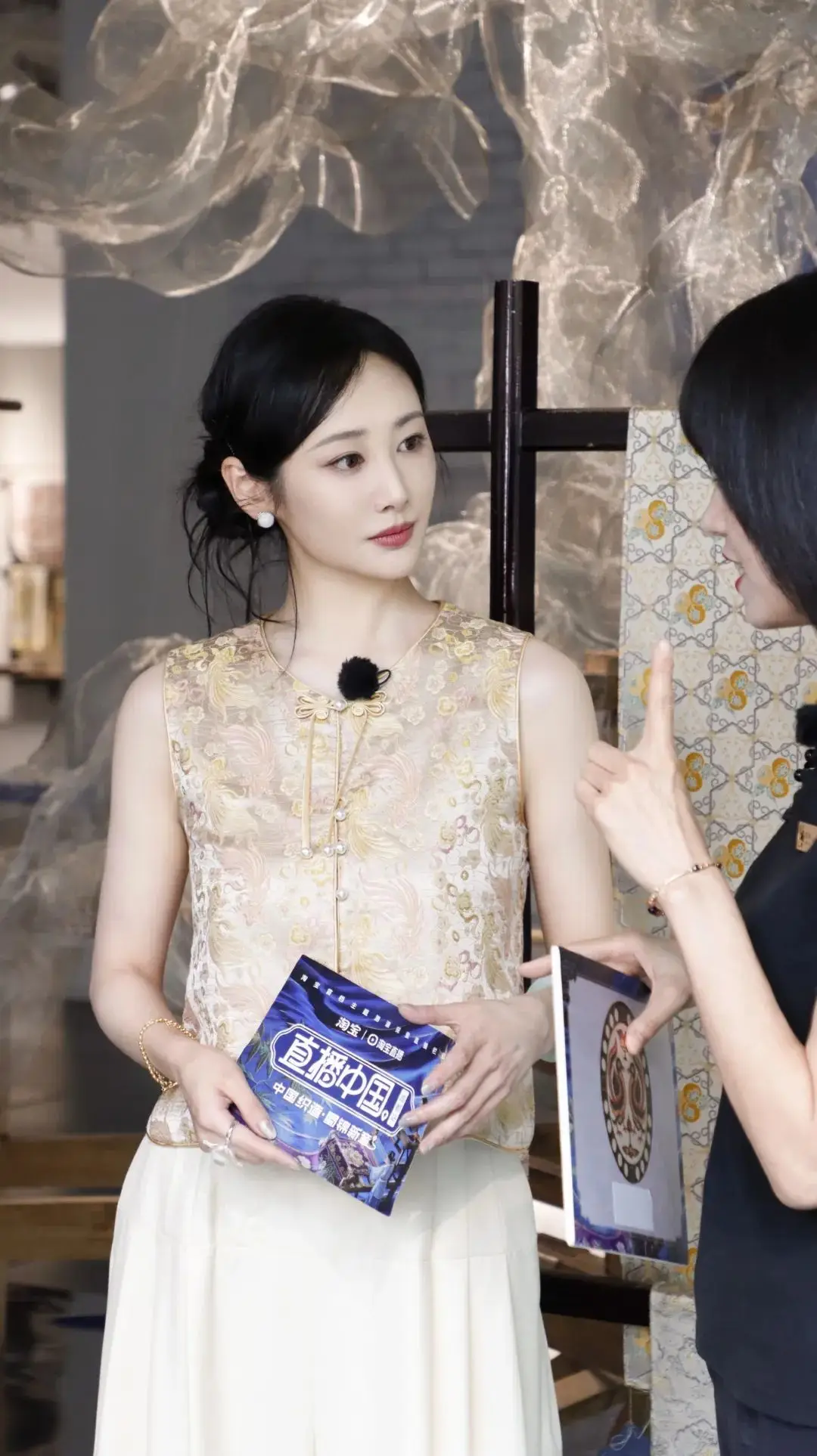 李纯与马頔感情升温已谈婚论嫁？婚房已置办好，两人携手迈向新阶段！ | 360onetravel.com | 旅游和娱乐出版品