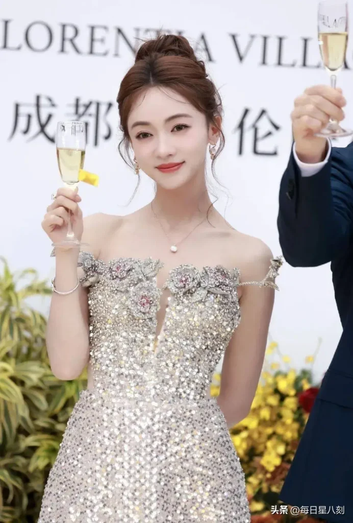 a1 | 360onetravel.com | 旅游和娱乐出版品 于正与吴谨言的复杂关系探讨 | 360onetravel.com | 旅游和娱乐出版品