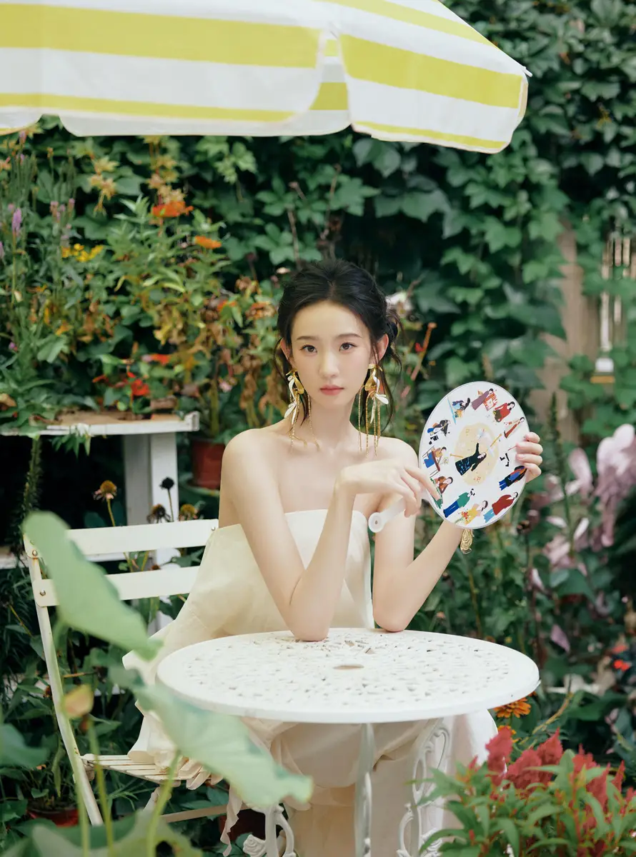 a1 | 光影旅途 张艺凡优雅妆容与风格解析 | 光影旅途