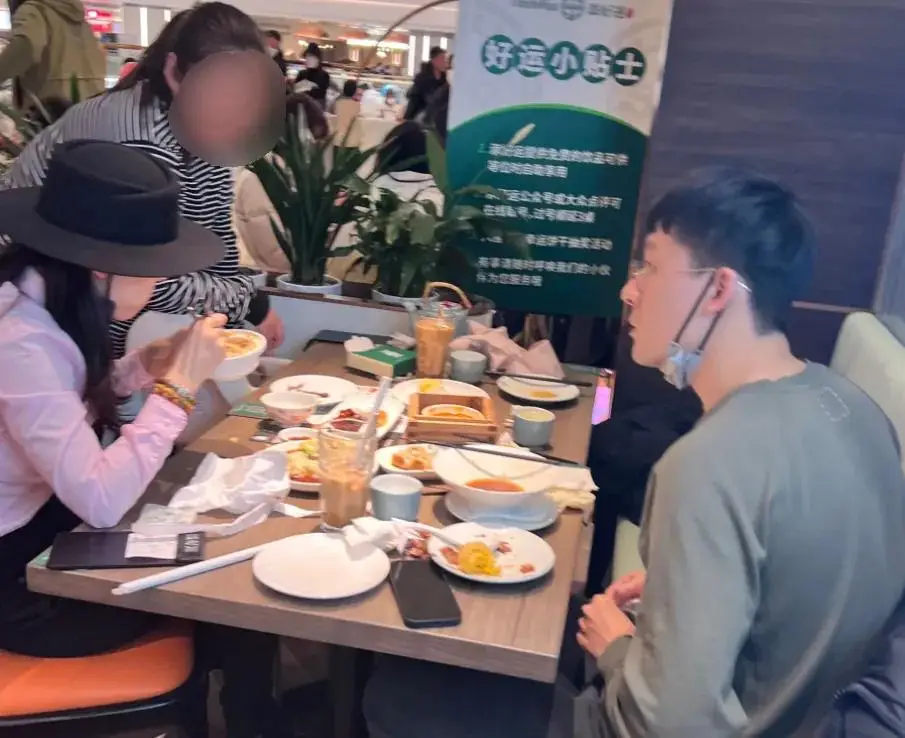 吴倩张雨剑疑似复合？频繁同框带娃引发热议 | 360onetravel.com | 旅游和娱乐出版品