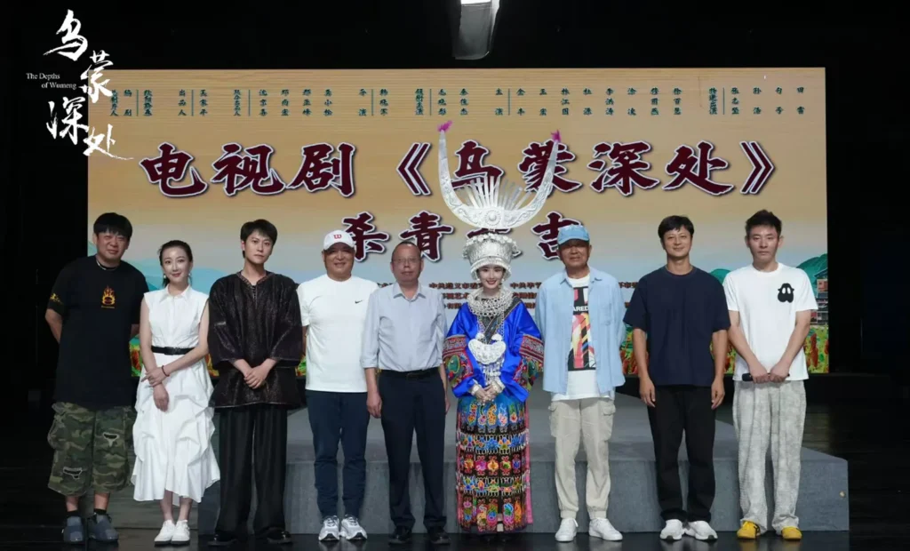 毛晓彤古风写真出圈：不靠滤镜、不靠炒作，她靠的是真功夫 | 光影旅途
