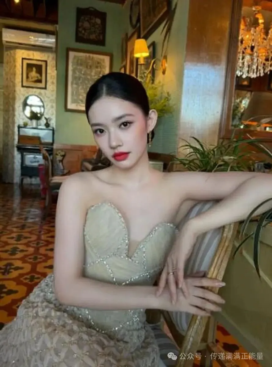 a2 | 光影旅途 林允的香槟色礼裙:优雅与华贵的完美结合 | 光影旅途