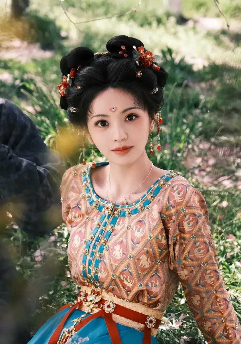 a22 | 光影旅途 田曦薇的古装美照:优雅与活泼的完美结合 | 光影旅途