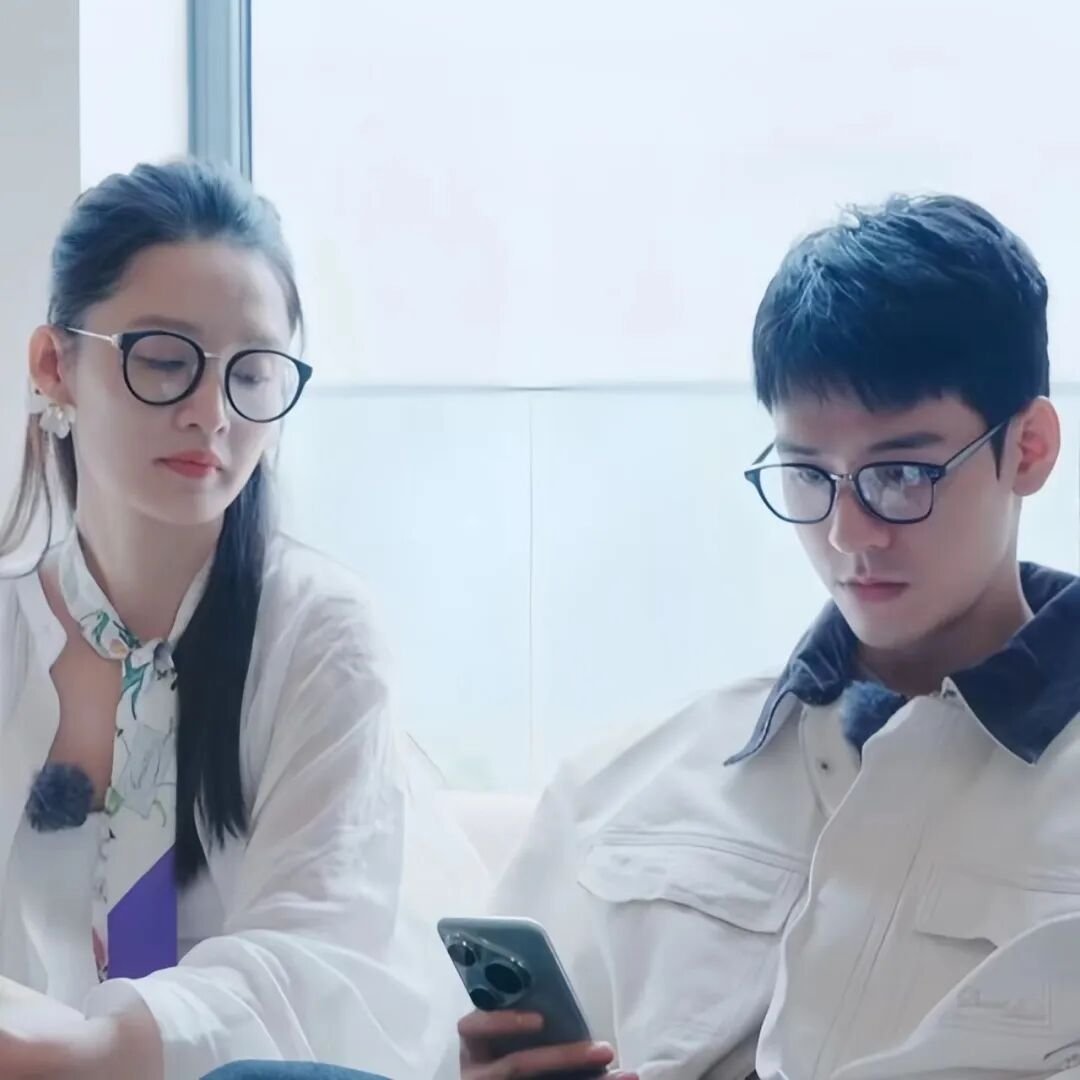 a2 | 光影旅途 李沁与龚俊:风格搭配的可能性与局限性 | 光影旅途