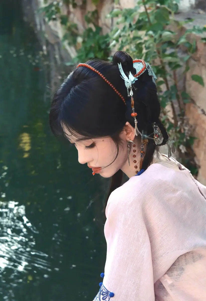 a5 | 光影旅途 鞠婧祎在粉色古装中的俏皮魅力 | 光影旅途