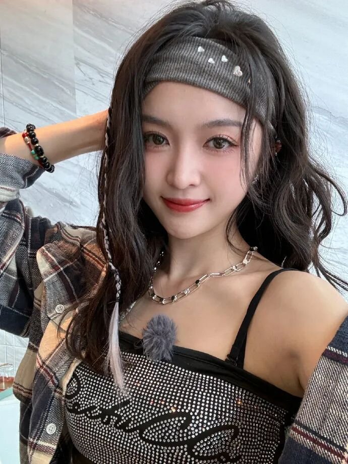 dfg | 光影旅途 吴宣仪机场自拍引发的趣事 | 光影旅途