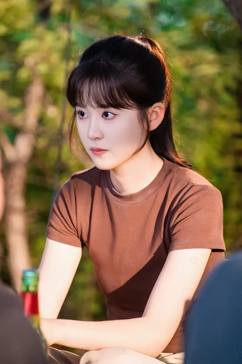 0 2 | 光影旅途 翟一莹:清甜小梨花,以灵动笑眼与真挚演技俘获人心 | 光影旅途