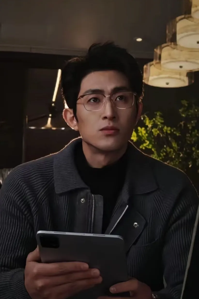 | A Journey of Light and Shadow Wang Kaimu and He Jiayi: Are They Still Together? | A Journey Through Light and Shadow