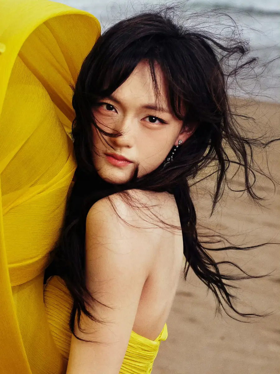 1a | 光影旅途 文淇的盛典造型:阳光明媚的黄色抹胸纱裙 | 光影旅途