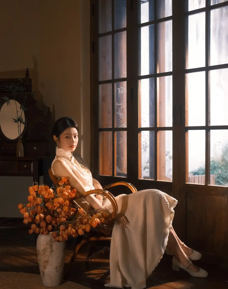 1b | 光影旅途 徐若晗的优雅旗袍造型解析 | 光影旅途