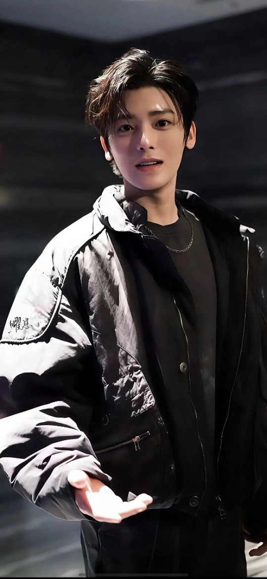 640 1 | A Journey of Light and Shadow Hou Minghao: A promising second-tier actor | Journey of Light and Shadow