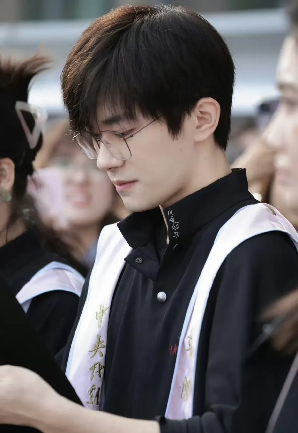 640 | A Journey of Light and Shadow Wonderful moments of Jackson Yee attending the Central Academy of Drama's graduation ceremony | A Journey of Light and Shadow