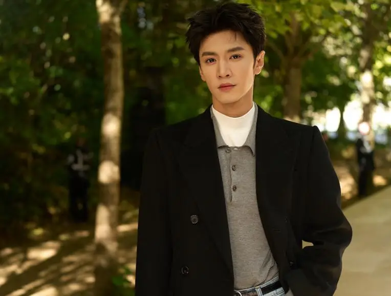 a1 | 光影旅途 李沁为《一笑随歌》“摇人”宣传,却被《许我耀眼》抢尽风头?或许只是错过了最好时机 | 光影旅途