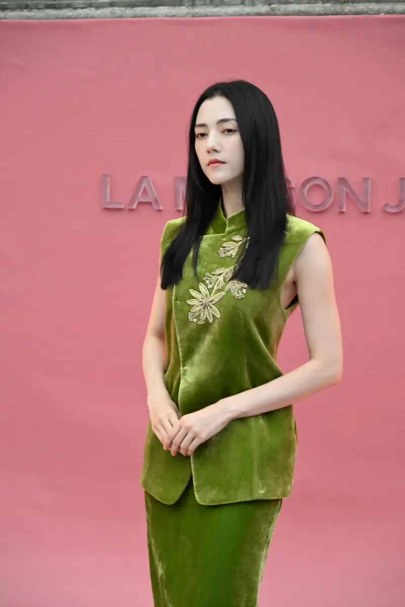 a1 | 光影旅途 娜然的品牌活动亮相:新中式礼服的优雅之选 | 光影旅途