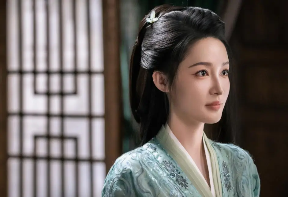 a2 | 光影旅途 李沁为《一笑随歌》“摇人”宣传,却被《许我耀眼》抢尽风头?或许只是错过了最好时机 | 光影旅途