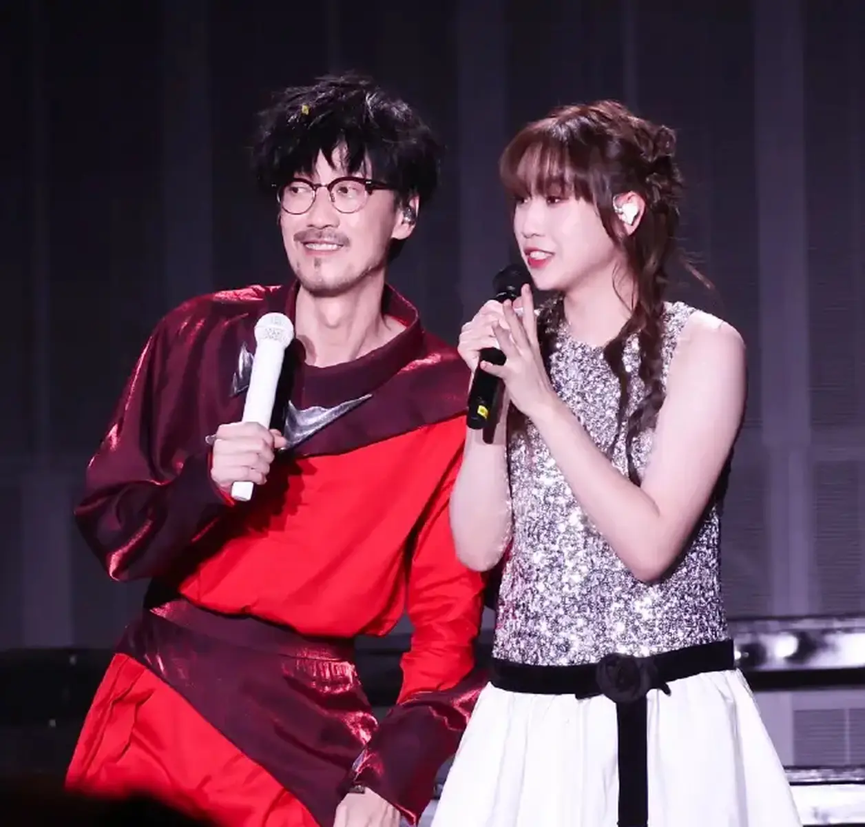 a2 | 光影旅途 周传雄与女儿的美妙演出:国风与流行的完美结合 | 光影旅途