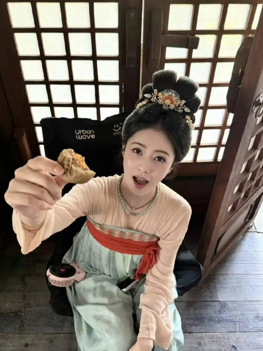 a3 | 光影旅途 白鹿一句“那咋了”引爆全网:当女明星拒绝容貌焦虑,真实成了最美滤镜 | 光影旅途