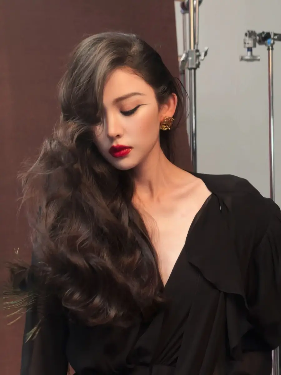 a3 | 光影旅途 古力娜扎最新造型解析:黑长直发的魅力 | 光影旅途