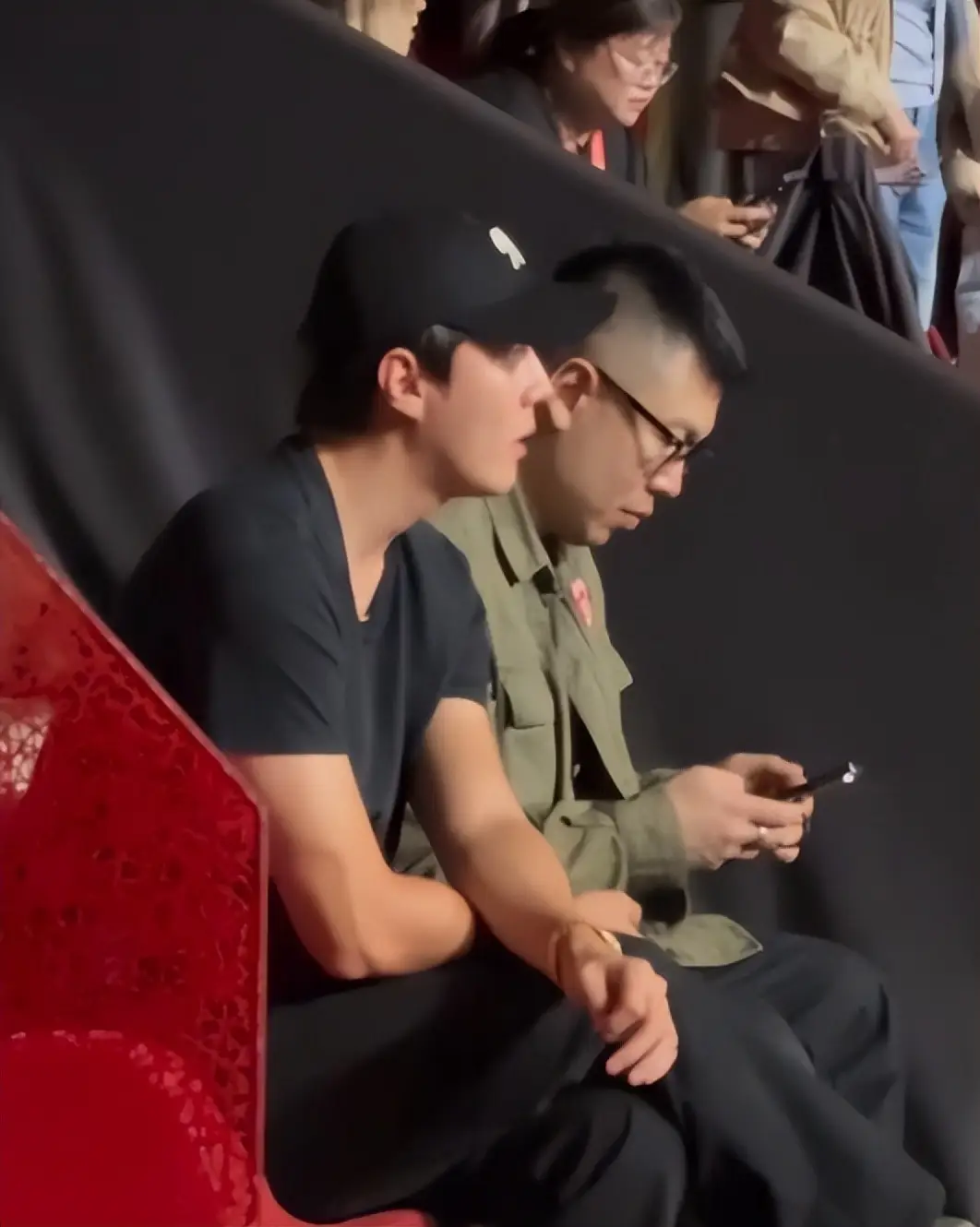 a3 | 光影旅途 裴珠泫惊喜现身鸟巢观看张艺兴演唱会:低调追星,却意外引发中韩文化共鸣 | 光影旅途