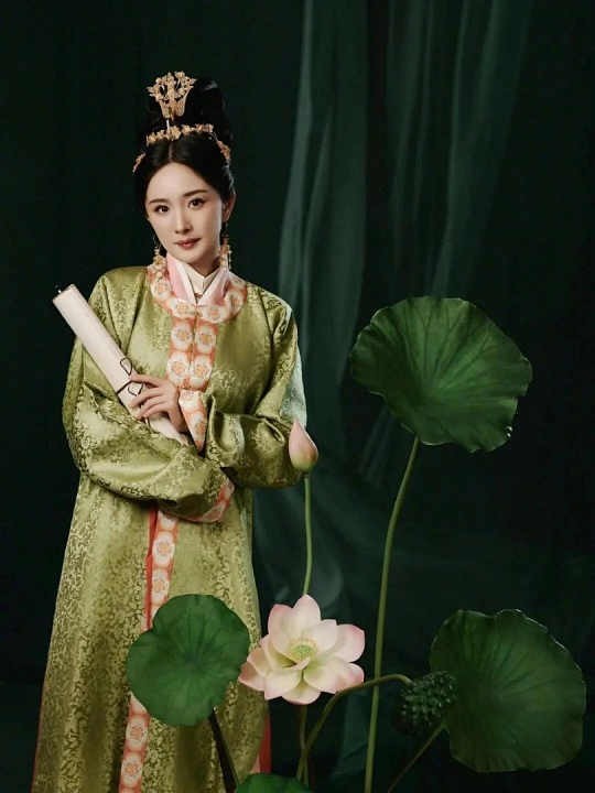 â4 | 光影旅途 杨幂的汉服穿搭:自选还是品牌赠送? | 光影旅途