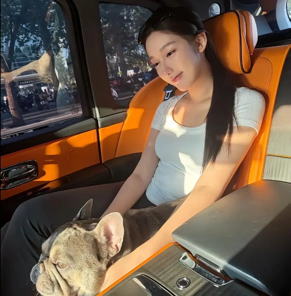 dsgf | 光影旅途 都美竹疑似恋情曝光,男方高调晒照引发热议 | 光影旅途