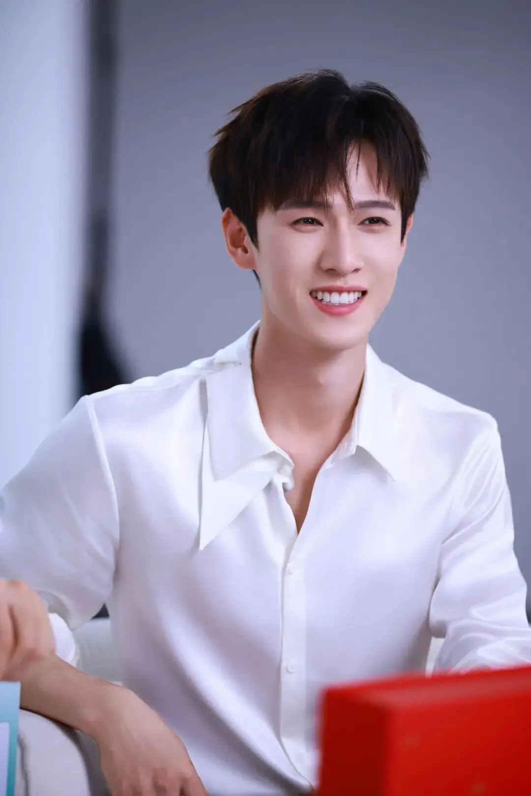 1a1 | 光影旅途 李昀锐:从“小林”到新古偶宠儿,新项目之争悄然升温 | 光影旅途