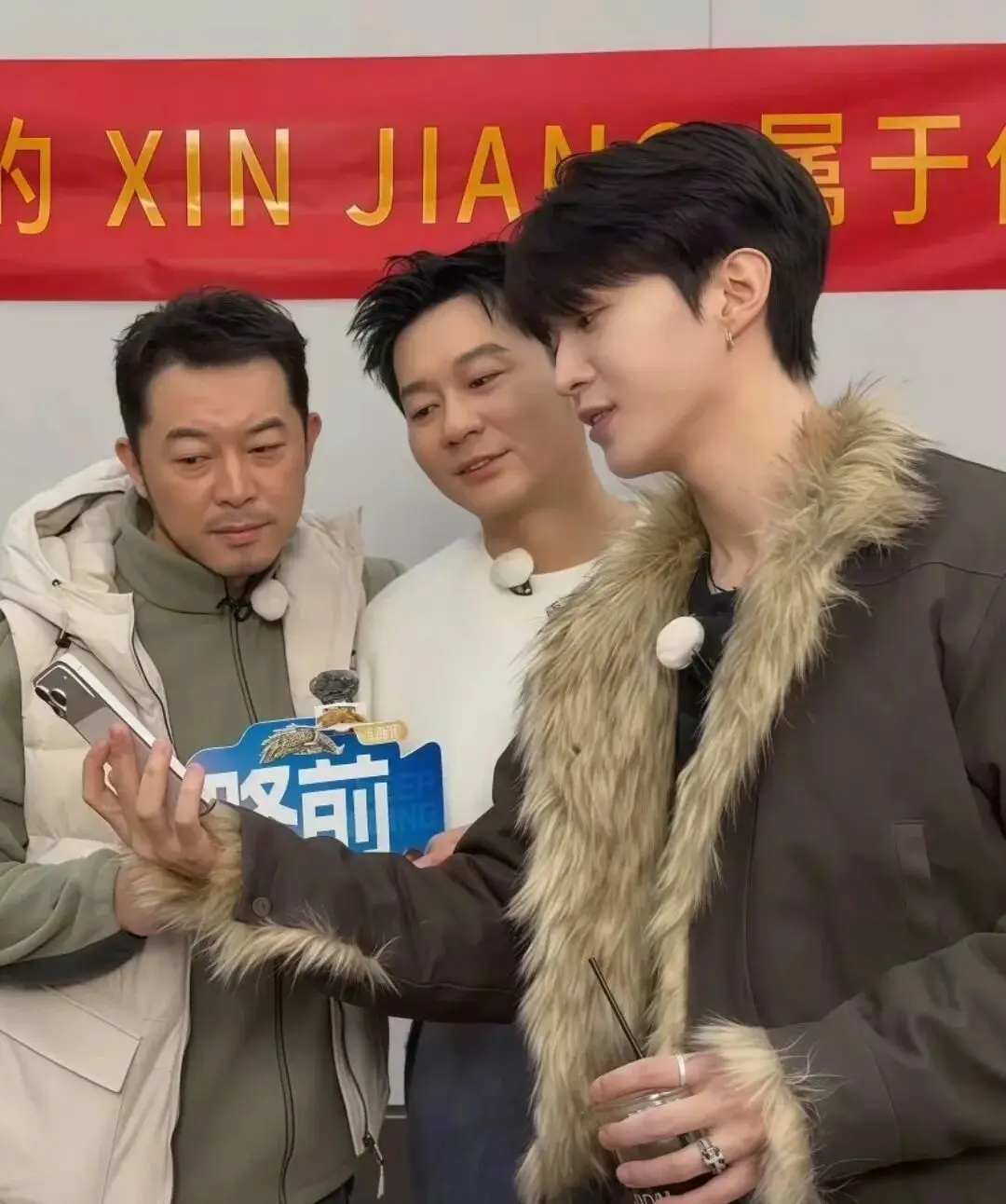 1b1 | 光影旅途 当玩笑遇上旧情绪:范丞丞与李晨在《奔跑吧》的“体面互动” | 光影旅途