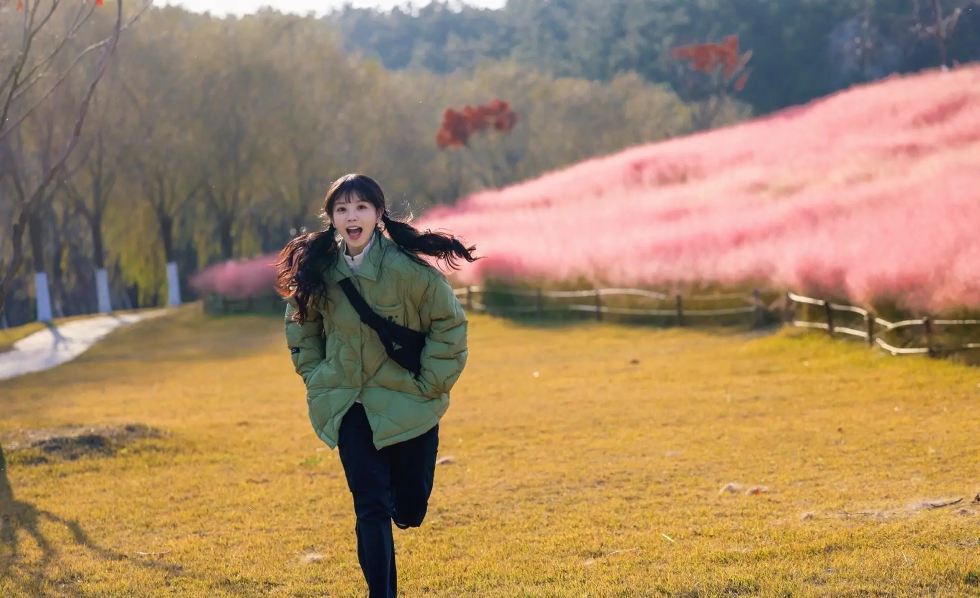 1d | 光影旅途 田曦薇的双马尾造型与温柔风格 | 光影旅途