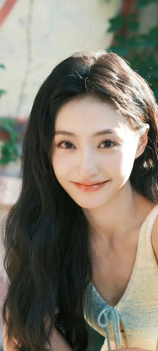 1d | 光影旅途 胡连馨又要凭短剧翻身?网友:她真的太漂亮了! | 光影旅途