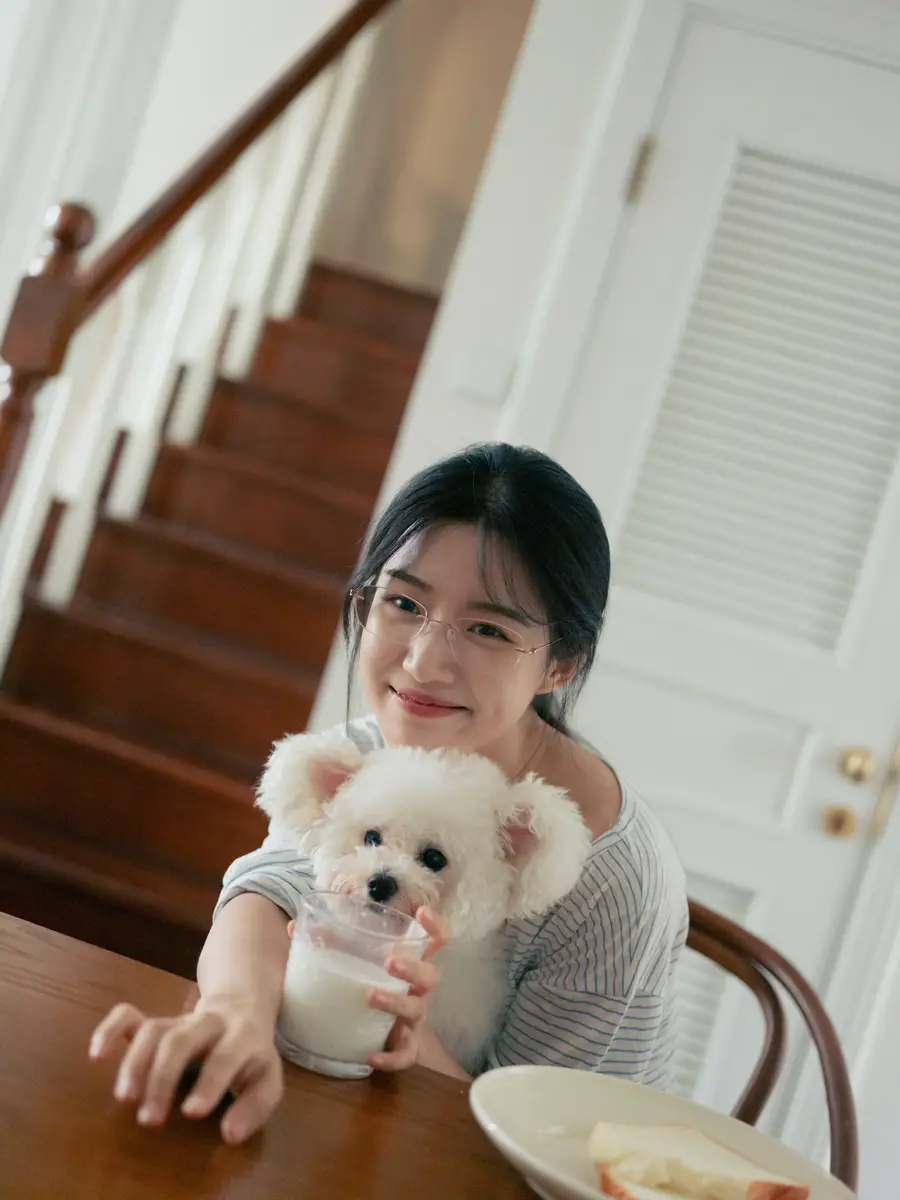 fh | 光影旅途 卢昱晓与小狗之间的甜蜜瞬间 | 光影旅途