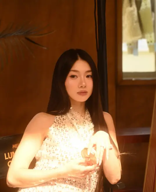 ho | 光影旅途 程晓玥怀二胎喜讯:首次长途旅行的甜蜜时刻 | 光影旅途