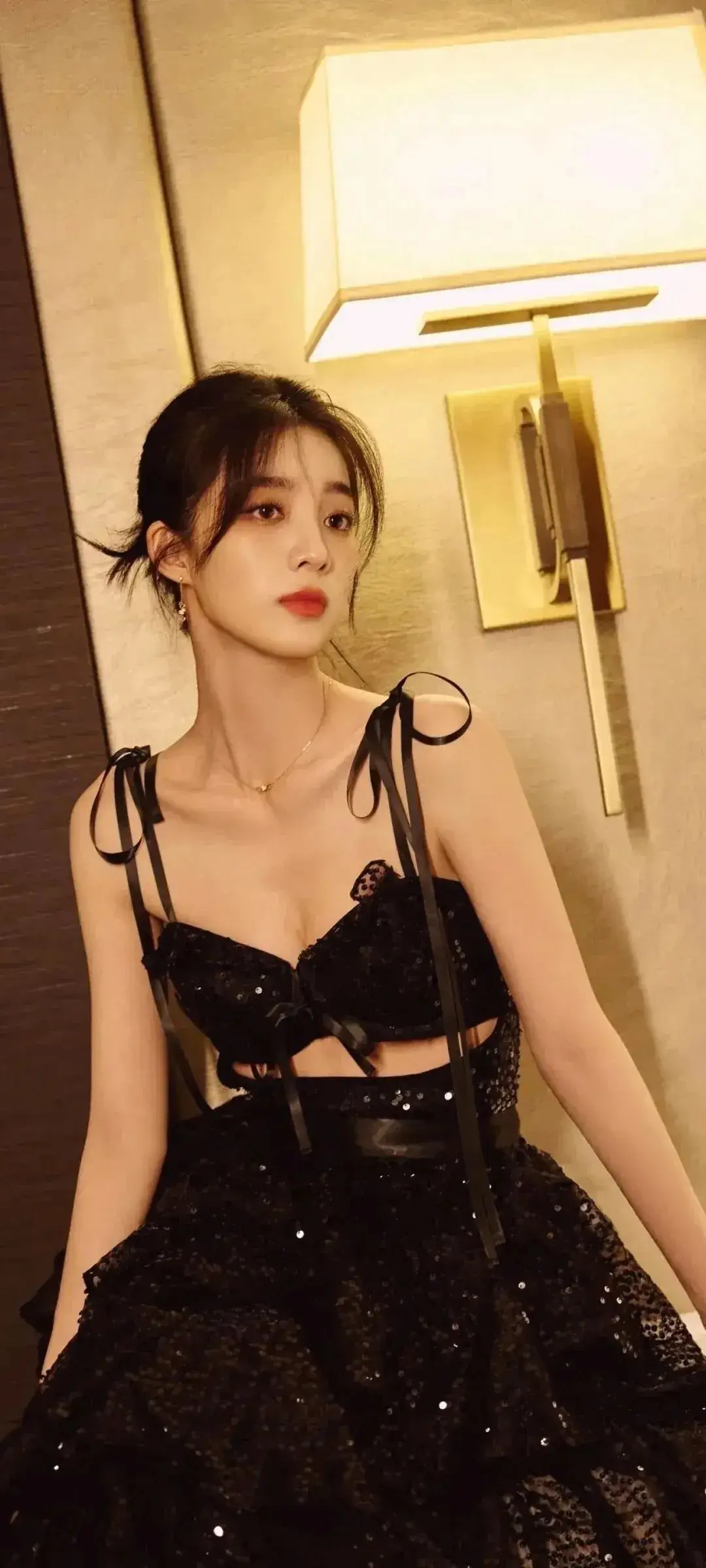 ko | 光影旅途 万鹏:从胡同里的芭蕾少女到荧幕上的“木质调”美人 | 光影旅途