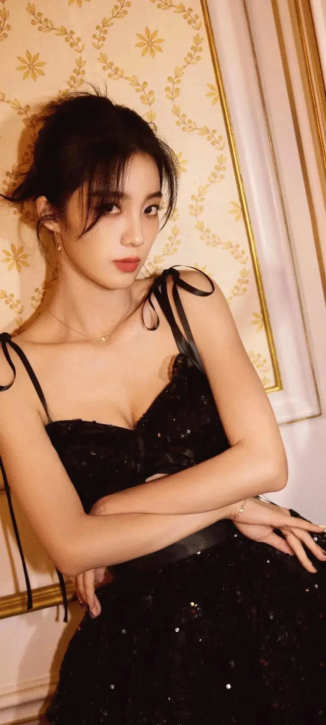 lo | 光影旅途 万鹏:从胡同里的芭蕾少女到荧幕上的“木质调”美人 | 光影旅途