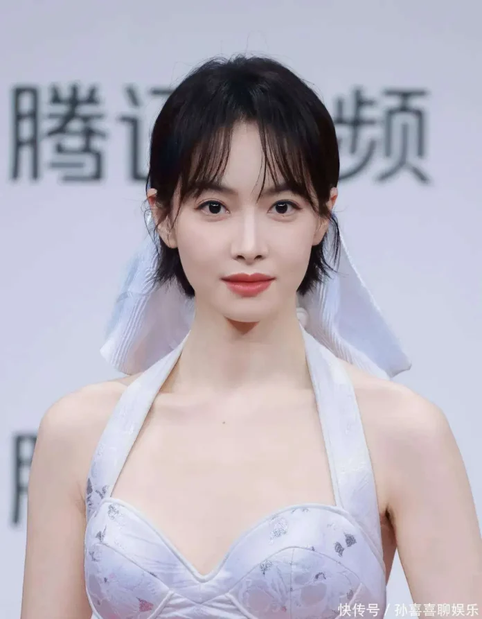 宋茜星光大赏造型引发讨论:审美选择成焦点