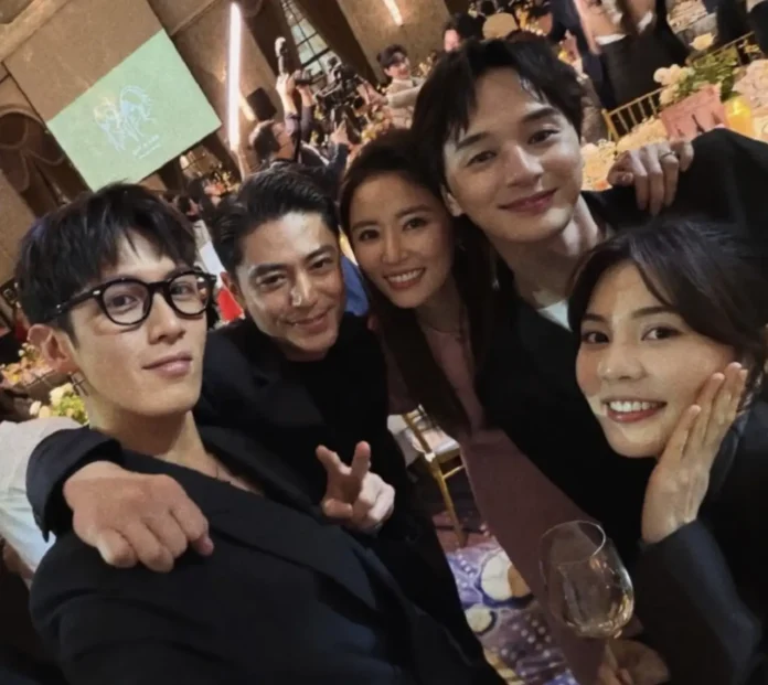 霍建华与林心如餐厅偶遇:夫妻二人温馨时刻